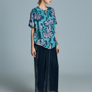 Silk shirt with pink Youth garden pattern